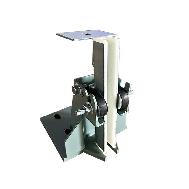 Posuvná vodicí botka elevátoru FKD-1460 B22 (4 otvory)